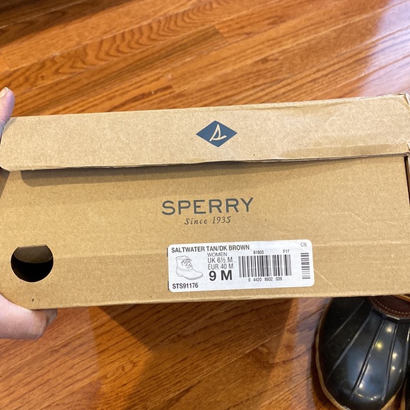 Sperry rubber boots. - Picture 5 of 5